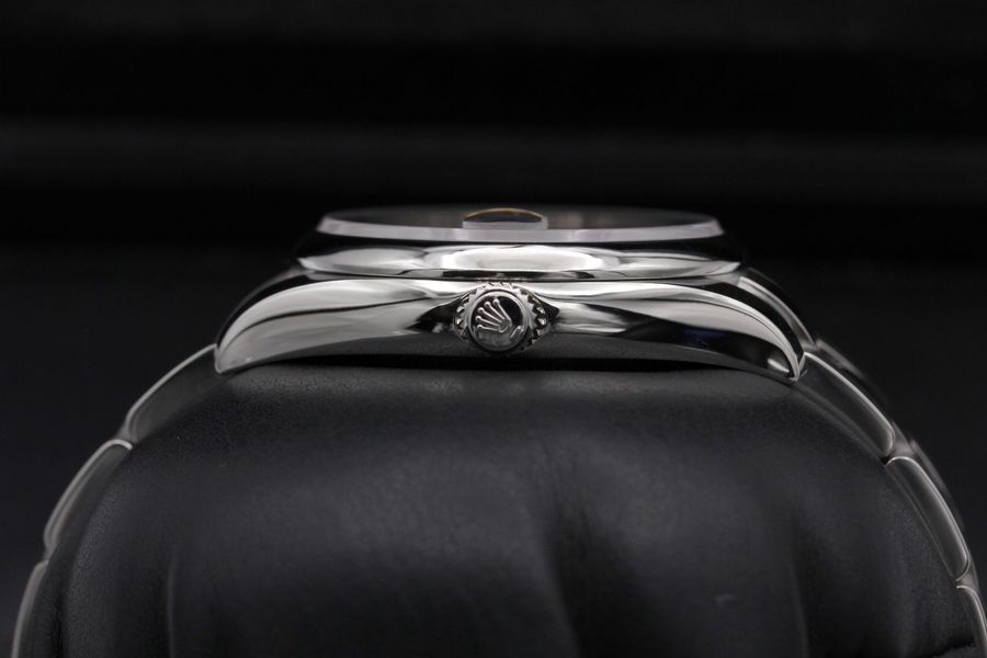 Rolex Oyster Perpetual Date 115200